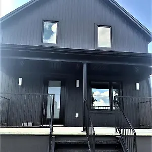 Clifton Hill Luxury Niagara Falls