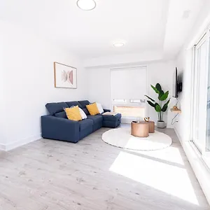 Luxury & Comfy Apartment, Mins Drive To Attraction Niagara Falls